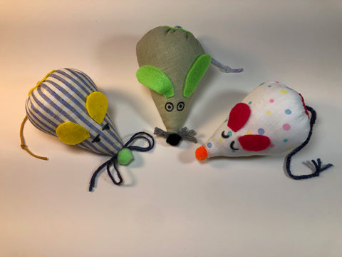 Handsewn Stuffie Workshop: Little Mouse, Ages 8-12 (Jan 2027)